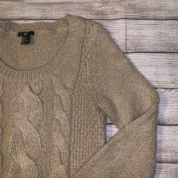 H&M Knit Sweater Size XS - Picture 3 of 4